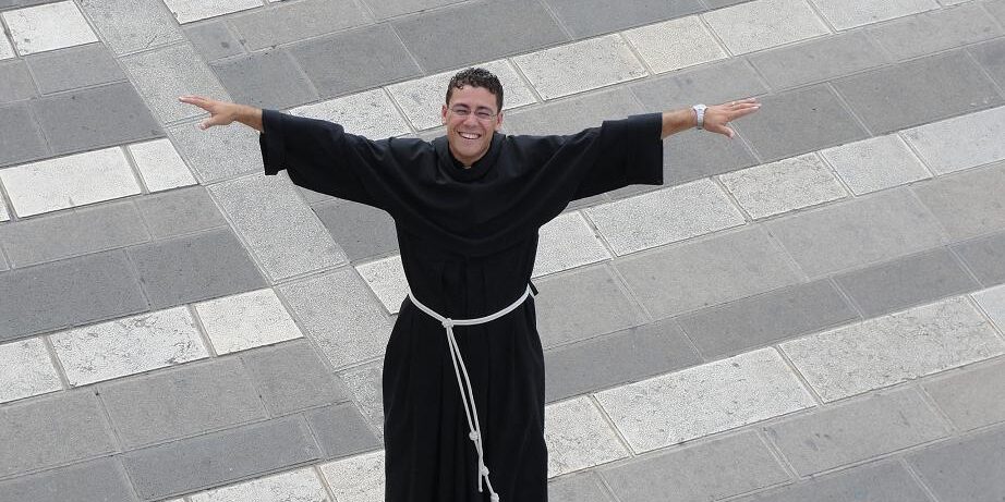 644431_410755392324007_1361713536_n